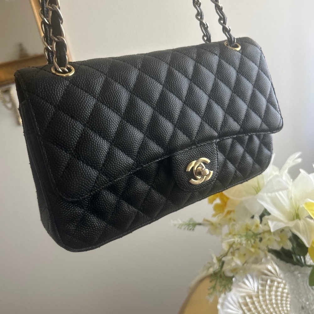 CC Classic Caviar Black Quilted Shoulder Bag